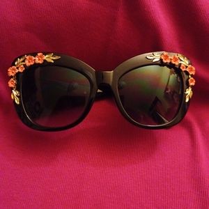 Black floral sunglasses